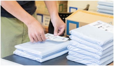 軽作業、DMチラシ折り写真